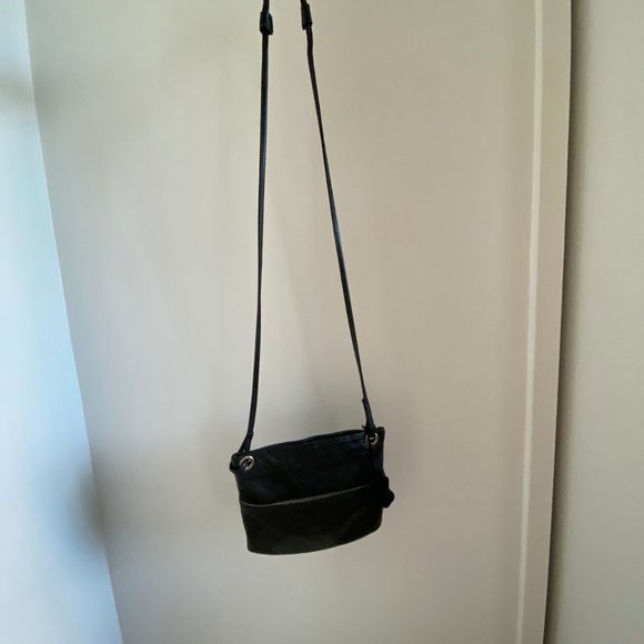 ♡ cute black leather side bag ♡ - Picture 3 of 4